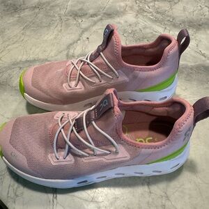 Kid’s On Cloud Sneakers- worn once.